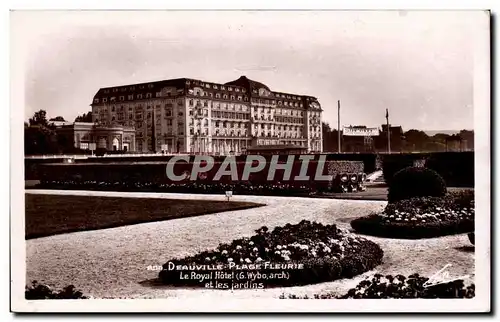 Deauville - Le Royal Hotel et les Jardins - Cartes postales