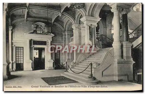 Ansichtskarte AK Grand vestibule et escalier de l&#39hotel de ville d&#39Ivry sur Seine