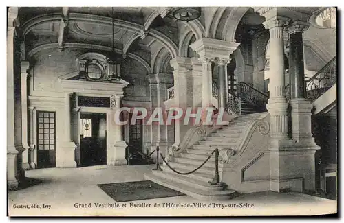 Cartes postales Grand vestibule et escalier de l&#39hotel de ville d&#39Ivry sur Seine