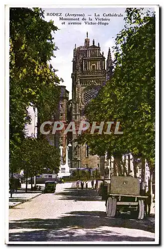 Cartes postales Rodez La cathedrale Monument de la Victoire et avenue Victor Hugo