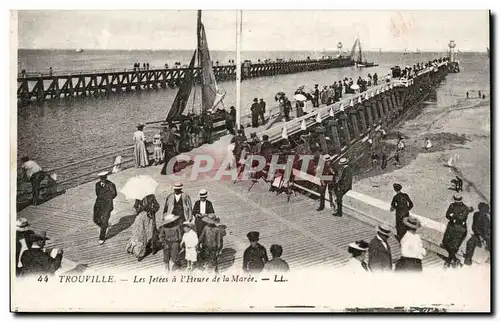 Cartes postales Trouville Les jetees a l&#39heure de la maree