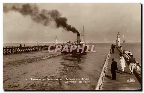 Ansichtskarte AK Trouville Deauville Bateau du Havre sortant du port