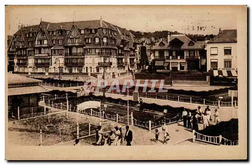 Cartes postales Trouville Reine des plages Vue sur les planches et les nouveaux immeubles