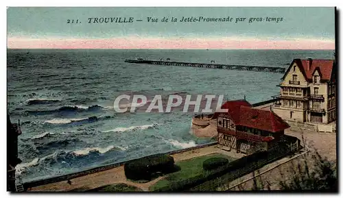 Cartes postales Trouville Vue de la jetee promenade par gros temps