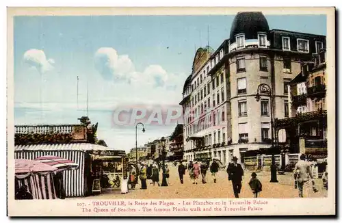 Ansichtskarte AK Trouville La reine des plages Les planches et le Trouville Palace