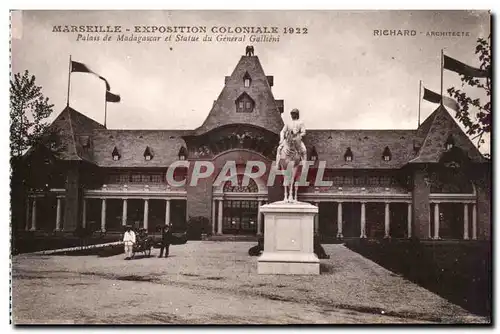 Cartes postales Marseille Exposition coloniale 1922 Palais de Madagascar et statue du General Gallieni