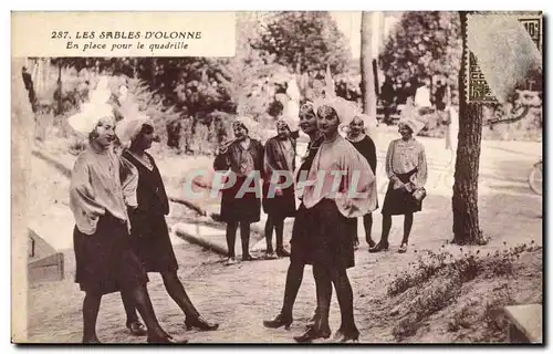 Ansichtskarte AK Les Sables d&#39olonne En place pour la quadrille (folklore costume)