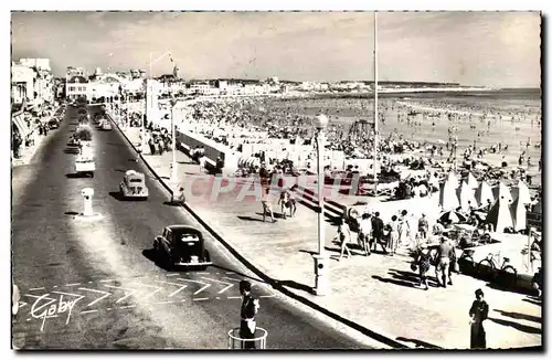 Cartes postales Les Sables d'olonne Le remblai et la plage