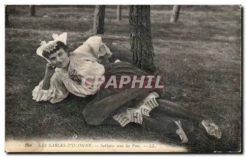 Cartes postales Les Sables d&#39olonne Sablaise sous les Pins Folklore Costume