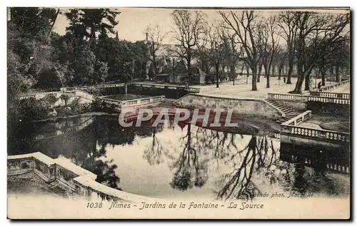 Ansichtskarte AK Nimes Jardins de la fontaine la source