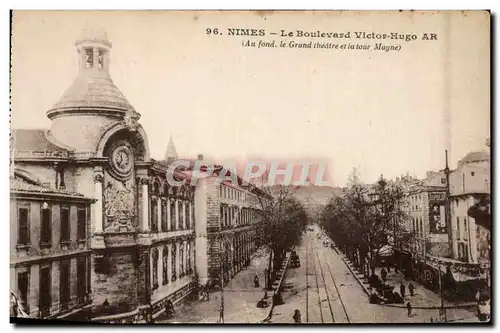 Cartes postales Nimes Boulevard Victor Hugo (au fond le grand theatre et la tour Magne)