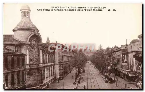 Cartes postales Nimes Boulevard Victor Hugo (Au fond le grand theatre et la Tour Magne)