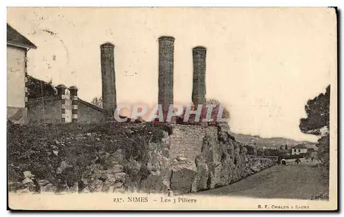 Cartes postales Nimes Les trois piliers