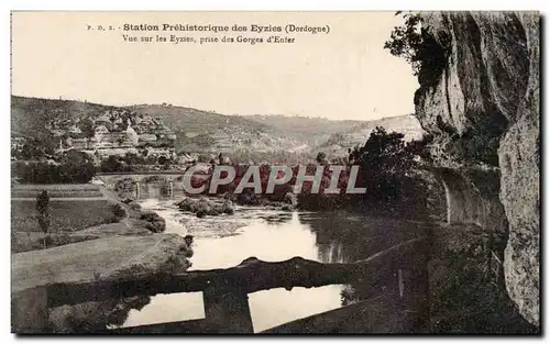 Cartes postales Les Eyzies Stattion prehistorique Vue sur les Eyzies prise des gorges d&#39enfer