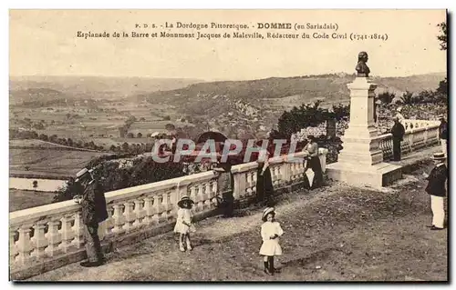 Cartes postales Domme Esplanade de la Barre et monument Jacques de Maleville Redacteur du Code Civil