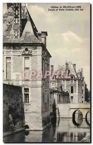 Cartes postales Chateau de Selles sur Cher Fosses et porte d&#39entree Cote Est