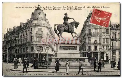 Cartes postales Orleans La place du Martroi