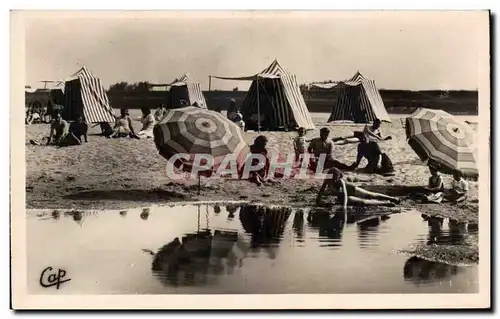 Cartes postales Gien Un coin de la plage