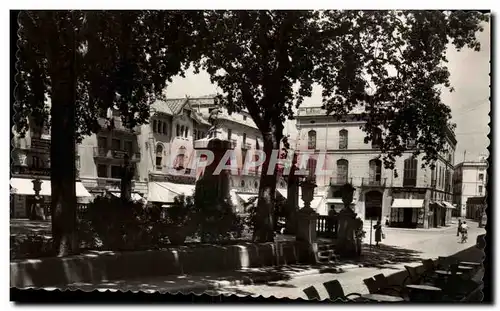 Cartes postales moderne Espagne Spain Espana Figueras Rambla y monumento a Monturiol