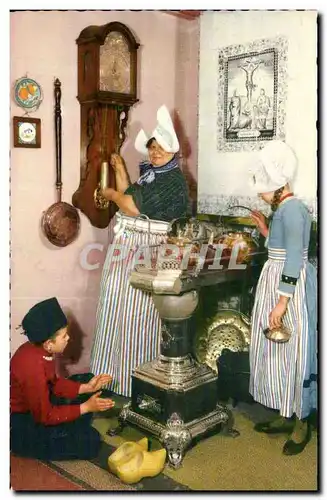 Cartes postales Pays Bas Volendam Holland Folklore Costume