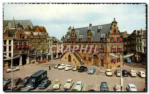 Cartes postales Pays Bas Nijmegen Grosse Markt met Waag gebouw en oude gevels