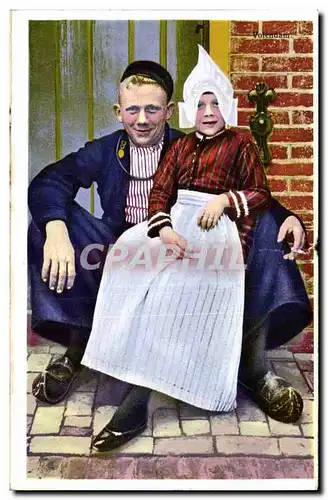 Cartes postales Pays Bas Volendam Folklore Costumes