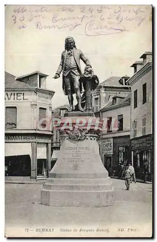 Cartes postales Bernay Statue de Jacques Daviel