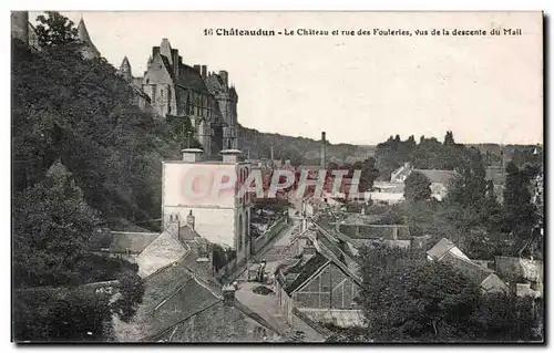 Cartes postales Chateaudun Le chateau et la rue des Fouleries vus de la descente du Mail