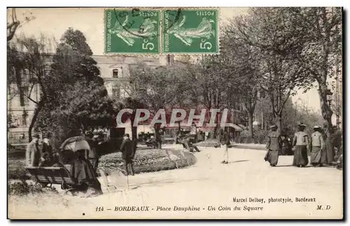 Cartes postales Bordeaux Place Dauphine Un coin du square