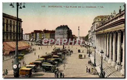 Cartes postales Bordeaux La place de la Comedie