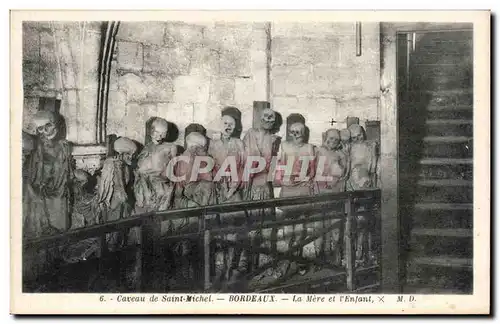 Bordeaux - Caveau de Saint Michel - La Mere et l'Enfant - Cartes postales