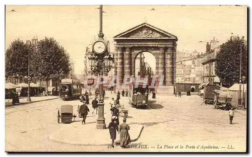 Bordeaux - La Place et la Porte d'Aquitaine - Cartes postales