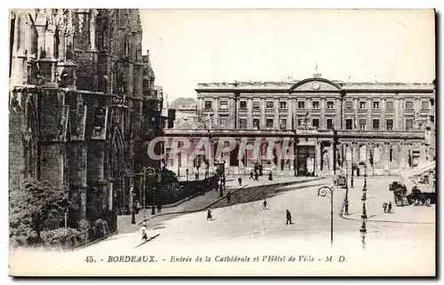Bordeaux - Entree de la Cathedrale et l'Hotel de Ville - Cartes postales