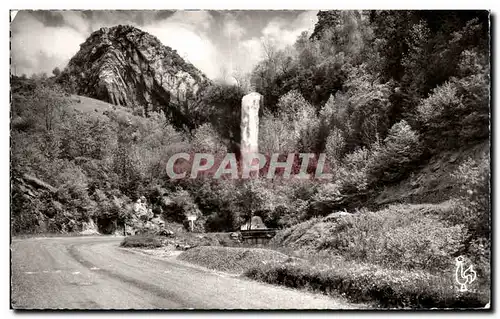 Ansichtskarte AK Saint Claude Environs Route de Septmoncel Le chapeau de gendarme