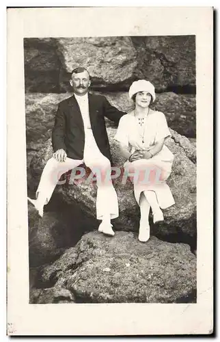 CARTE PHOTO Fantaisie - Couple - sitting on the rocks - Cartes postales