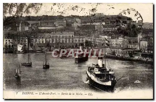 Cartes postales Dieppe L&#39avant port Sortie de la Malle