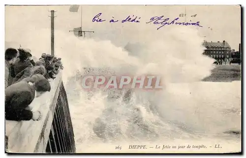 Cartes postales Dieppe La jetee un jour de tempete