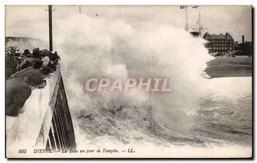 Ansichtskarte AK Dieppe La jetee un jour de tempete