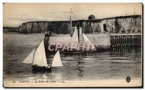 Dieppe - La sortie des jetees - Cartes postales