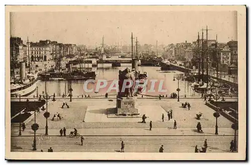 Le Havre - Vue Generale du Bassin du Commerce - Le Monument aux Morts - Ansichtskarte AK