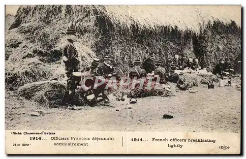 Cartes postales Militaria Officiers francais dejeunant sommairement