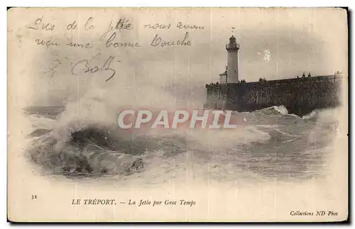 Cartes postales Le Treport La jetee par gros temps