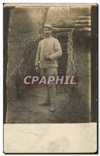 CARTE PHOTO Militaria Soldat dans les tranchees