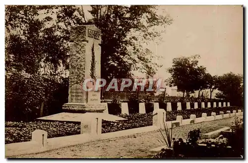 CARTE PHOTO Militaria Monument aux morts 1914 1915 (non localise)