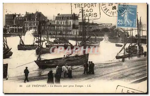 Cartes postales Le Treport Le bassin par gros temps