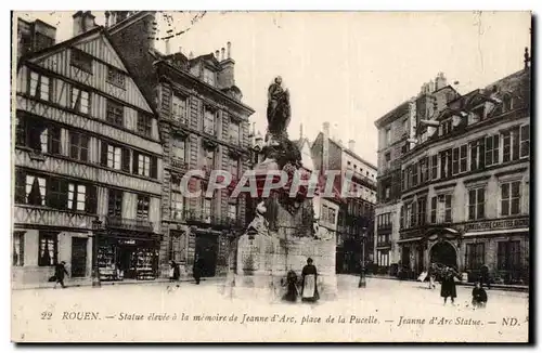 Ansichtskarte AK Rouen Statue elevee a la memoire de Jeanne d&#39arc place de la Pucelle