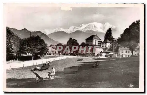 Cartes postales moderne Sallanches Le jardin public et le Mont Blanc