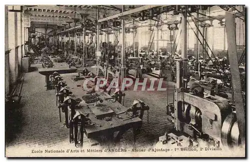 Cartes postales Ecole nationale des Arts et Metiers Atelier d'ajustage