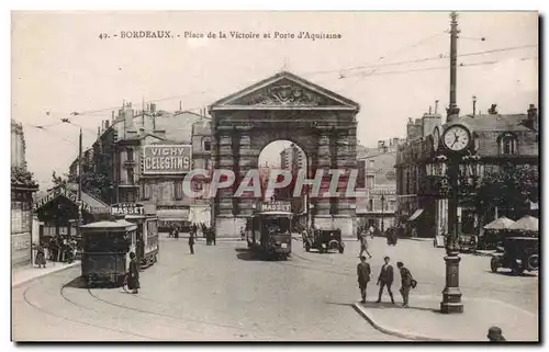 Ansichtskarte AK Bordeaux Place de la Victoire et porte d&#39Aquitaine