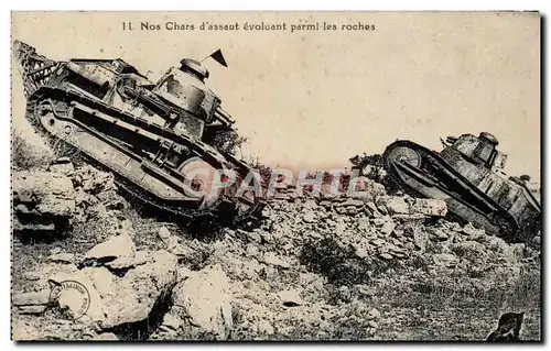 Cartes postales Militaria Tank Chars de combat Nos chars evoluant parmi les roches